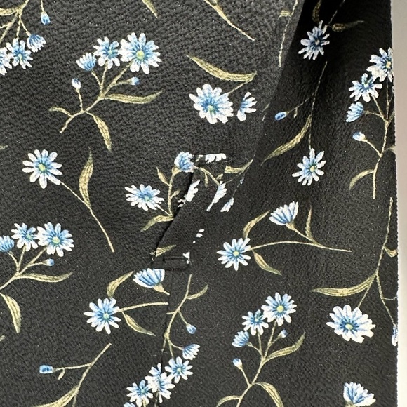 DIVIDED H&M Women’s Black Crepe Fabric w/Blue Floral Print Jacket Size Large - Picture 13 of 16